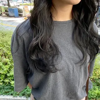 ロング 前川 朋香のヘアスタイル