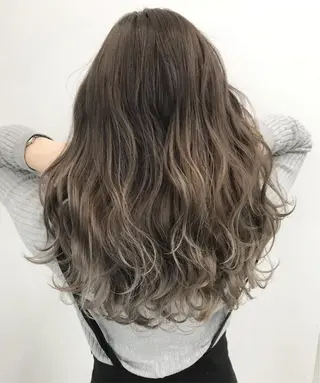 ロング カラー パーマ ヘアアレンジ 【公式】amble luxe池袋東口🩷のヘアスタイル