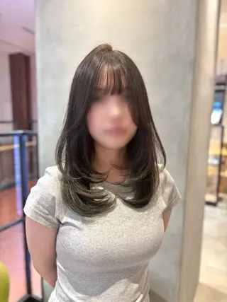 セミロング カラー レイヤー/髪質改善 🎀新谷ハルヒ🎀のヘアスタイル