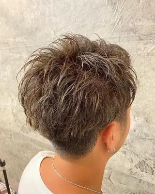 カラー 近藤 龍青のヘアスタイル