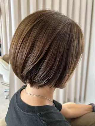 ショート センターパート 韓国ヘア・綾也のヘアスタイル