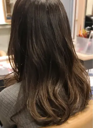 ミディアム カラー ヘアアレンジ 【体験】韓国 メイク&ヘア天神のヘアスタイル