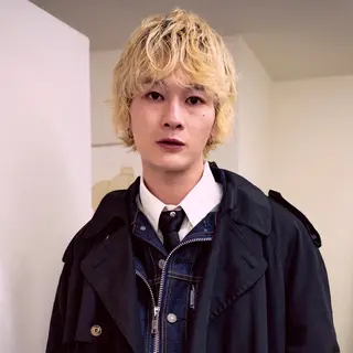 カラー メンズハイトーン/栄 /イトウタケルのヘアスタイル