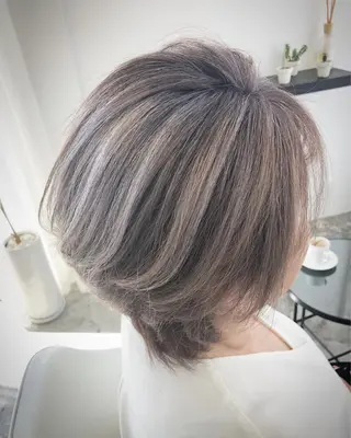 ショート カラー 小林 まさきのヘアスタイル