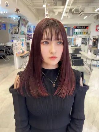 セミロング ウルフカット 渋谷の人のヘアスタイル