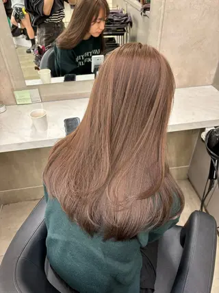 ロング カラー 抜け感レイヤー︴ ニュアンスカラーのヘアスタイル