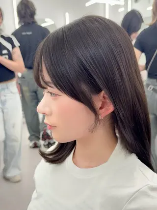 セミロング 失敗しない顔まわり× 小顔補正レイヤー難波のヘアスタイル