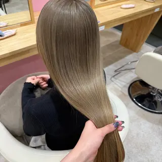 セミロング カラー 柔らかいbeige ¦韓国¦🩰マユ🩰のヘアスタイル