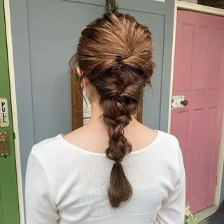 ヘアアレンジ AYANO /レイヤー/オリーブのヘアスタイル