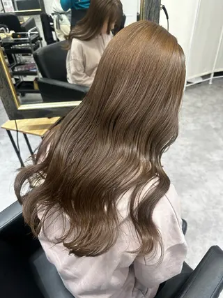 ロング 瀧優華ハイトーン/ 大人レイヤー🩵のヘアスタイル