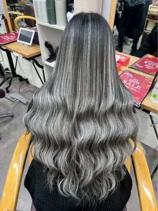 ミディアム ⭐️U-topia ⭐️和泉田　りさ⭐️のヘアスタイル