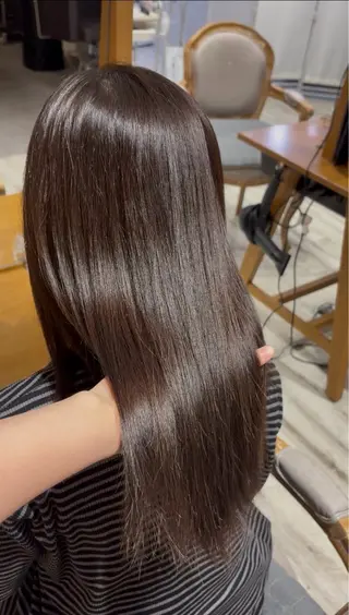 セミロング レイヤー/透明感 HIRARIのヘアスタイル
