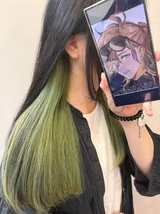 ミディアム カラー インナーカラー 推し ブリーチ 髪質改善のヘアスタイル