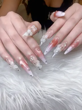 ネイル Rei _Nail 新宿のネイルデザイン