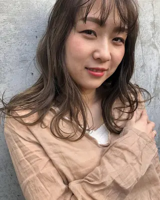 セミロング カラー 石井（遠藤） 愛莉のヘアスタイル