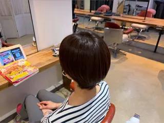 ショート カラー 松本 ひなたのヘアスタイル
