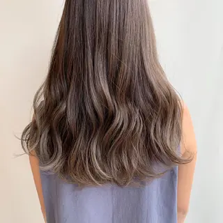 カラー 山口 莉奈のヘアスタイル