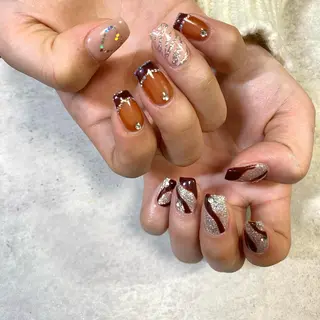 ショート カラー パーマ ヘアアレンジ メンズ キッズ ネイル マツエク・マツパ アイブロウ 今福鶴見ネイル 8(エイト)のネイルデザイン