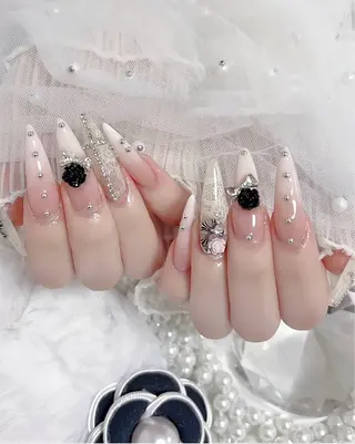 ロング E🌷nail 長さだし専門店のネイルデザイン