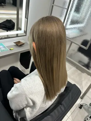 ロング カラー mayu なかもずのヘアスタイル