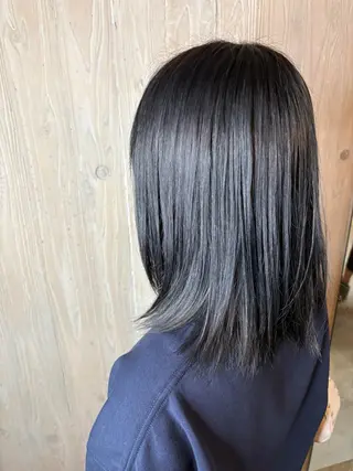 カラー 🩶𝐤𝐢𝐧𝐚 🩶のヘアスタイル