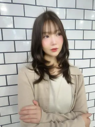 セミロング カラー AIRI layer cut hairのヘアスタイル