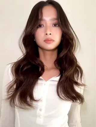 ロング カラー 三野宮 莉羽のヘアスタイル