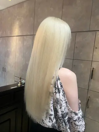 ロング カラー 🎀ハイトーン・艶 カラー HANA🎀のヘアスタイル