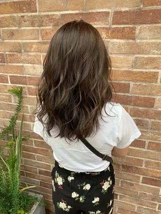 セミロング カラー 韓国レイヤー×艶髪 ハイトーンRyukiのヘアスタイル