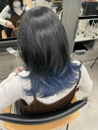 セミロング カラー インナーカラー 推し ブリーチ 髪質改善のヘアスタイル
