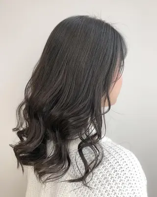 セミロング カラー 【透明感、艶髪】西村 有司のヘアスタイル
