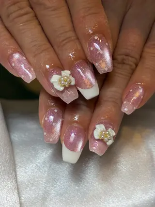 ネイル ✴︎ Delightのネイルデザイン