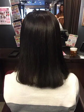ミディアム 金澤 愛のヘアスタイル