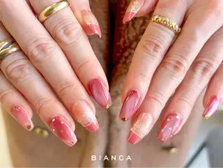 ネイル Bianca Takeshitaの眉毛・アイブロウイメージ