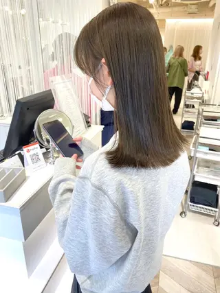 セミロング カラー NANO／ ブリーチ×レイヤーのヘアスタイル