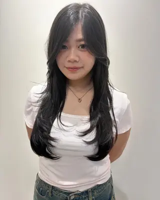 ロング 田中 遥陽のヘアスタイル