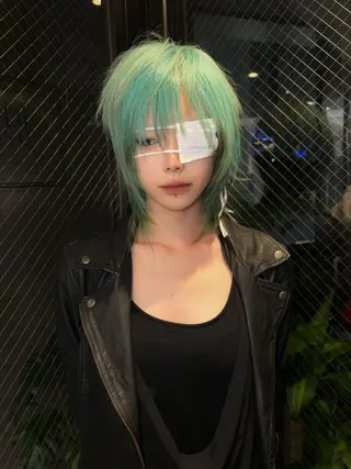 ショート カラー jyui/原宿 ハイトーン/デザインのヘアスタイル