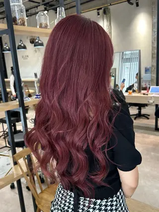 ロング カラー ハイトーン💗ピンク 🛼カラフル🍀のヘアスタイル