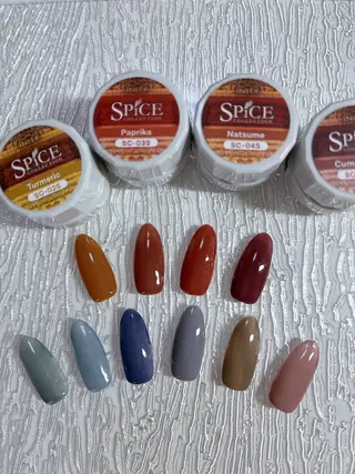 ネイル レイレア ネイルルームのネイルデザイン