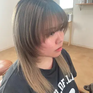 セミロング 五日市 愛衣のヘアスタイル