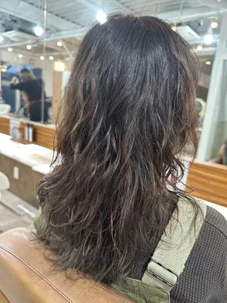 ミディアム カラー パーマ 我満 宏映のヘアスタイル