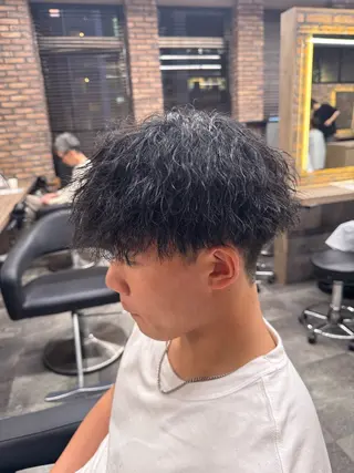 パーマ メンズ ツイスパ/シャドウ MANARUのヘアスタイル