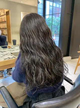 セミロング パーマ チバ タクミのヘアスタイル