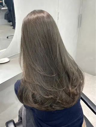 ロング カラー 神崎 琴音のヘアスタイル