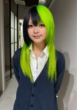 ロング TAIRA横浜ウルフ 🐺デザインカラーのヘアスタイル