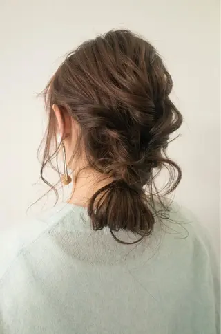 ヘアアレンジ 💓パーマ，💗 レイヤーカットのヘアスタイル