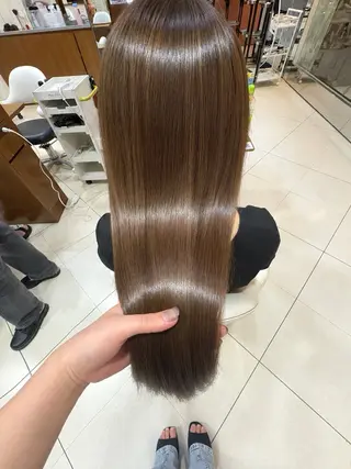 ロング 石原 莉佳のヘアスタイル