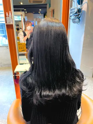 セミロング カラー うしだ かおるのヘアスタイル