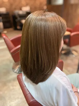 ミディアム カラー ERIKO Tのヘアスタイル
