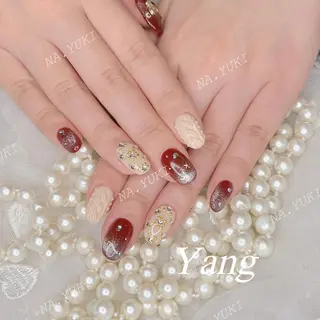 ネイル 🦋 Queenieのネイルデザイン